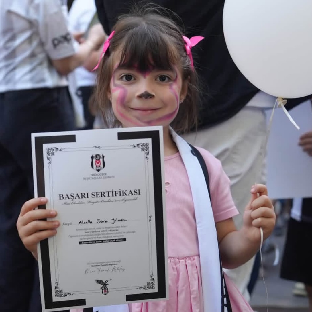 İlmi Okuldan , Hayatı Beşiktaş’tan ❤️
